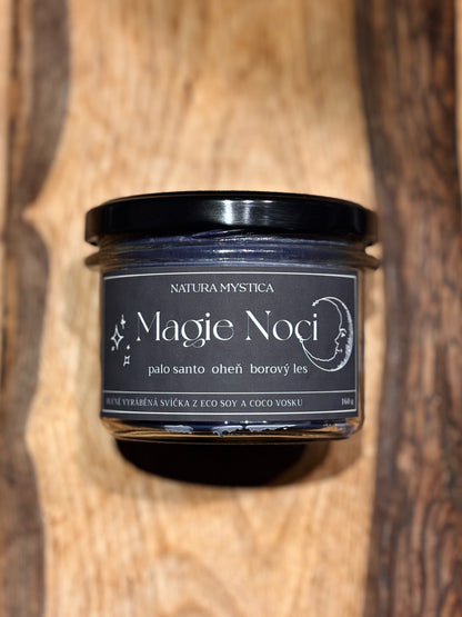 Svíčka ve skle Magie Noci - Palo Santo, Oheň, Borový les